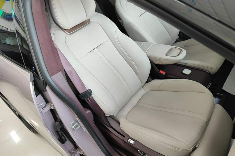 Used Zeekr X 2024 Four-Seat Rear-Drive Version Right Front Seat