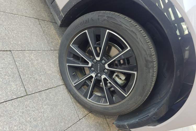 Used Zeekr X 2024 Four-Seat Rear-Drive Version Right Front Wheel Hub