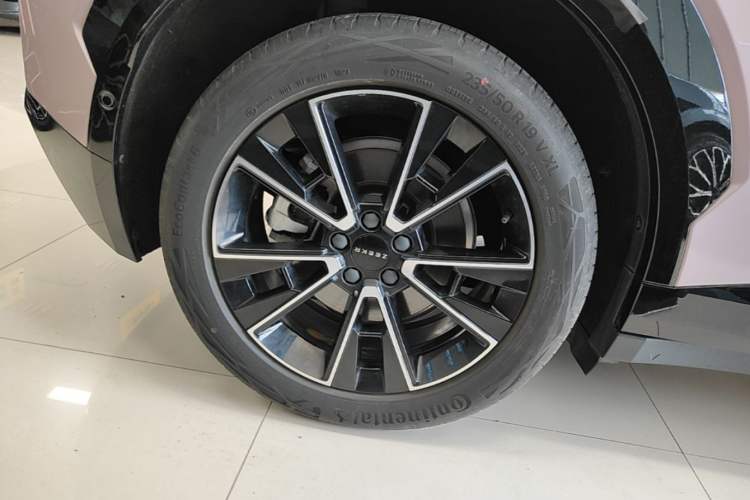 Used Zeekr X 2024 Four-Seat Rear-Drive Version Right Rear Wheel Hub