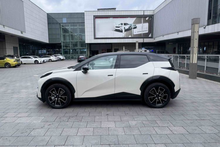 Used Zeekr X 2024 Five-Seater Four-Wheel Drive Exterior 10