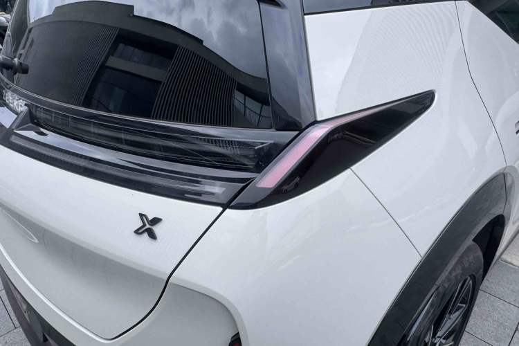 Used Zeekr X 2024 Five-Seater Four-Wheel Drive Exterior 9