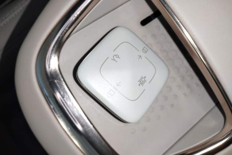 Used Zeekr X 2024 Five-Seater Four-Wheel Drive Interior 1