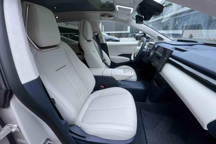 Used Zeekr X 2024 Five-Seater Four-Wheel Drive Interior 4