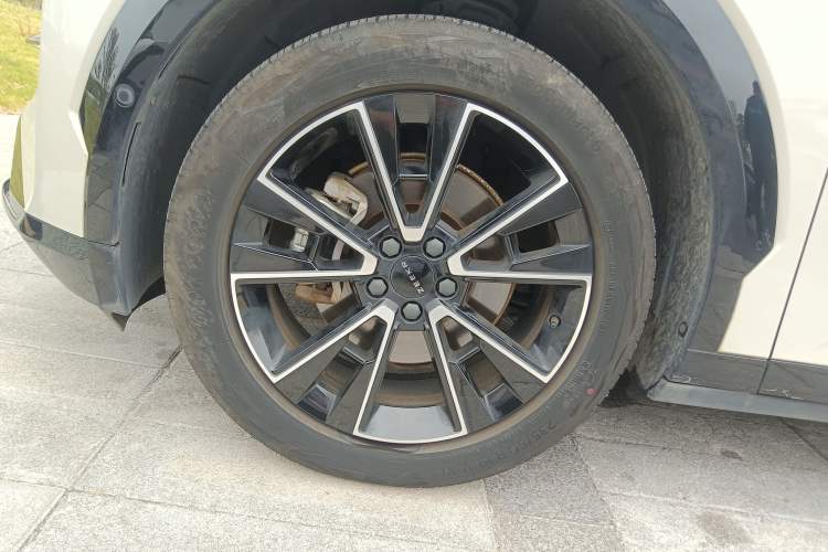Used Zeekr X 2024 Four-Seat Rear-Drive Version Left Front Wheel Hub