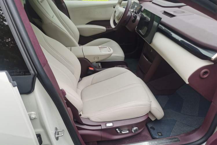 Used Zeekr X 2024 Four-Seat All-Wheel-Drive Version Right Front Seat