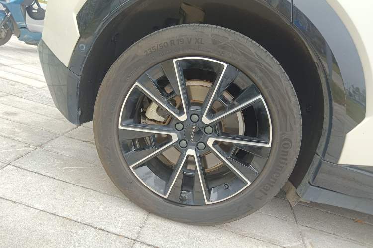Used Zeekr X 2024 Four-Seat Rear-Drive Version Right Rear Wheel Hub