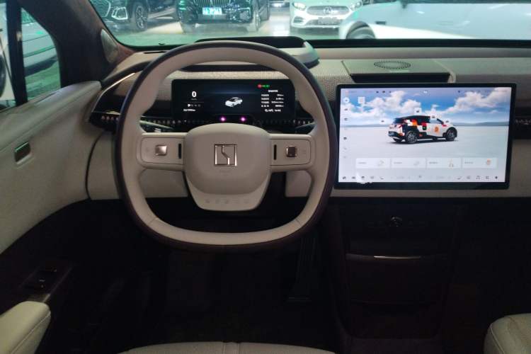Used Zeekr X 2024 Five-Seater Four-Wheel Drive Steering Wheel