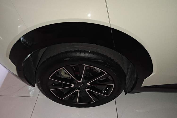 Used Zeekr X 2024 Four-Seat Rear-Drive Version Right Rear Wheel Hub