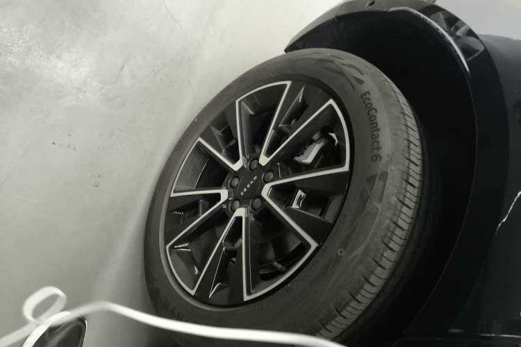 Used Zeekr X 2024 Five-Seater Four-Wheel Drive Right Rear Wheel Hub