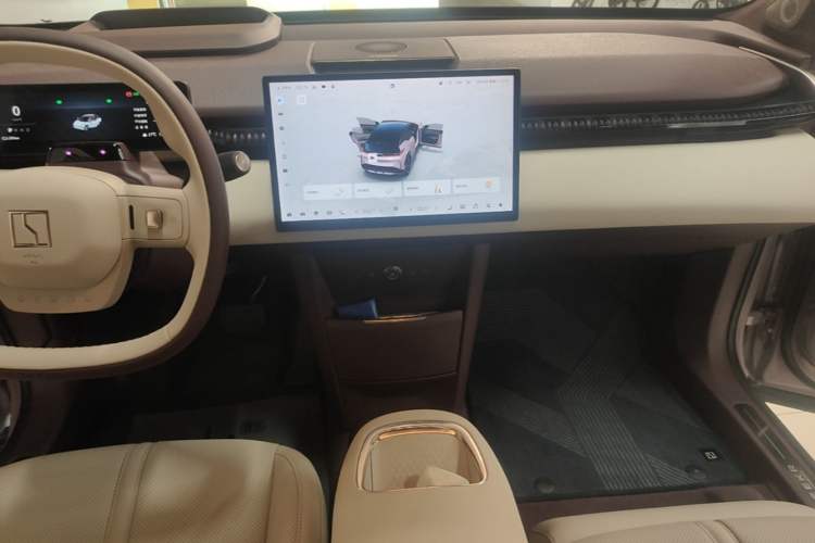 Used Zeekr X 2025 Four-Seater Rear-Drive Cube Version Audio And AC Panel