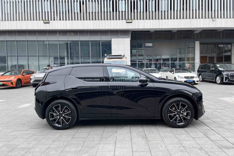 Used Zeekr X 2025 5-Seater Long-Range Version Exterior 3