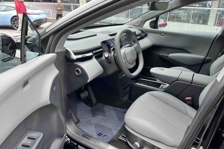 Used Zeekr X 2025 5-Seater Long-Range Version Interior 8