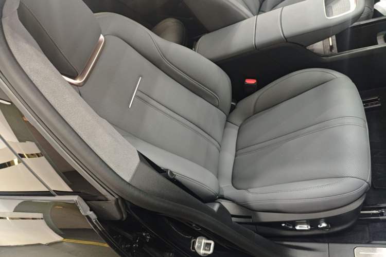 Used Zeekr X 2025 5-Seater Long-Range Version Right Front Seat