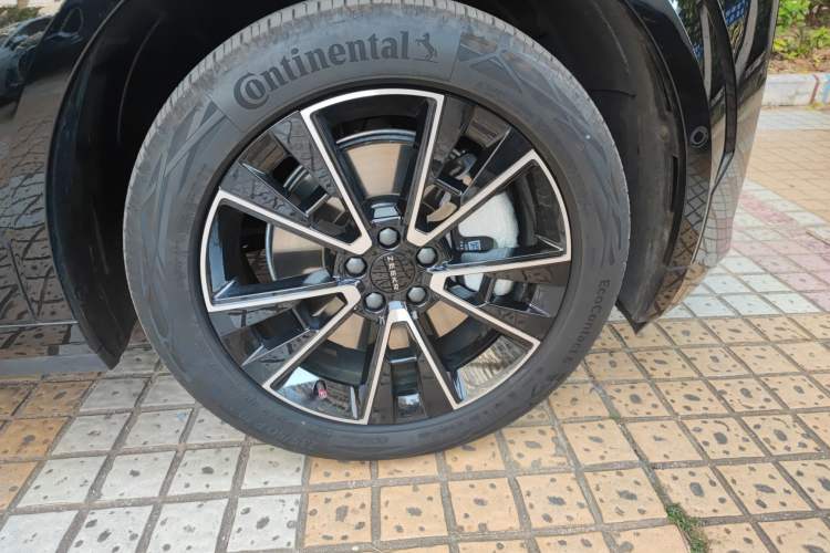 Used Zeekr X 2025 5-Seater Four-Wheel Drive Sport Version Right Front Wheel Hub