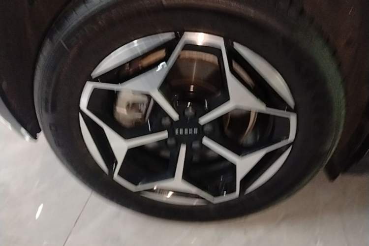 Used Zeekr X 2025 5-Seater Rear-Drive Version Right Rear Wheel Hub