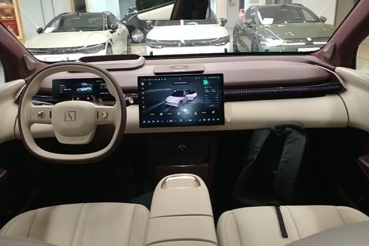 Used Zeekr X 2025 Four-Seater Rear-Drive Cube Version Center Console