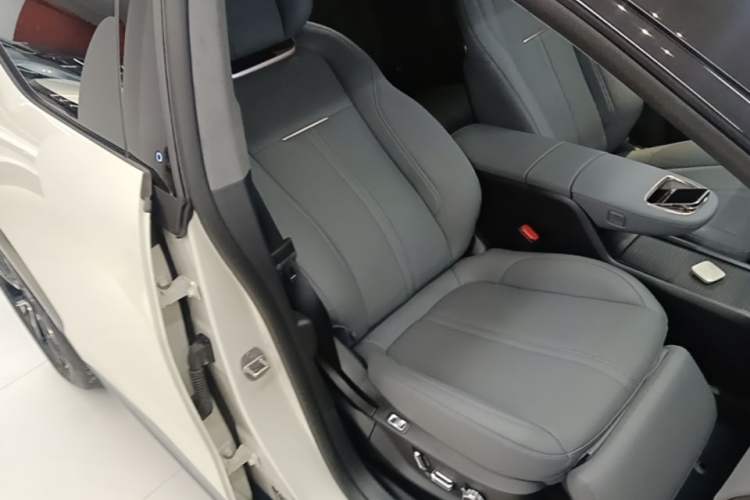 Used Zeekr X 2025 Four-Seater Rear-Drive Cube Version Right Front Seat