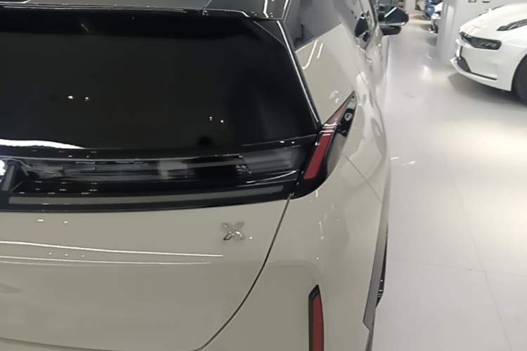 Used Zeekr X 2025 Four-Seater Rear-Drive Cube Version Right Rear Taillight