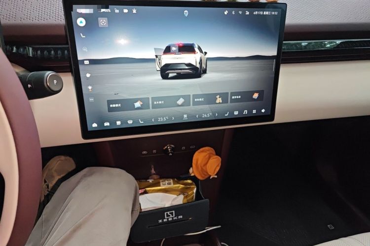 Used Zeekr X 2025 5-Seater Rear-Drive Version Audio And AC Panel