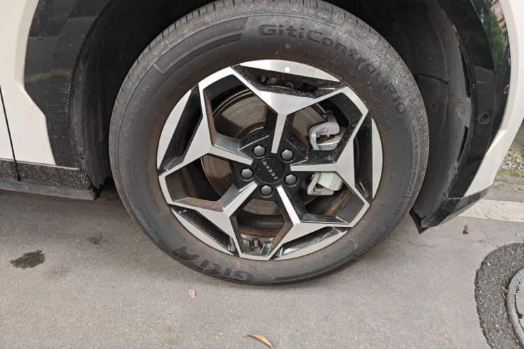 Used Zeekr X 2025 5-Seater Rear-Drive Version Right Front Wheel Hub