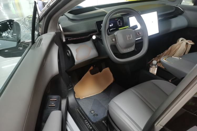 Used Zeekr X 2025 5-Seater Four-Wheel Drive Sport Version Driver Seat