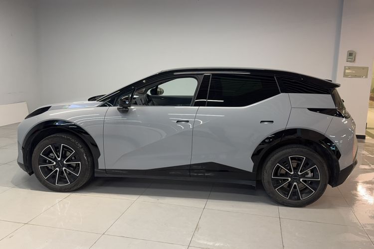 Used Zeekr X 2025 5-Seater Long-Range Version Exterior 2