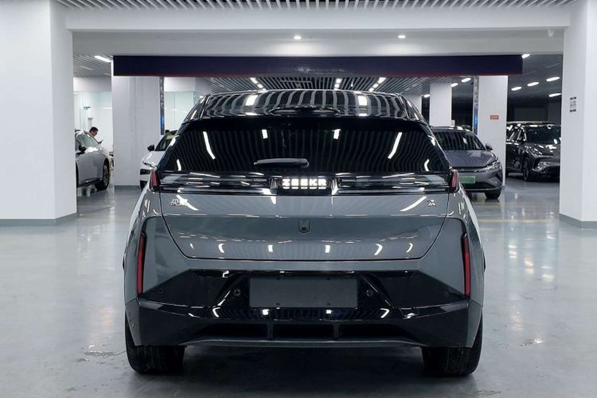Used Zeekr X 2025 5-Seater Long-Range Version Exterior 7