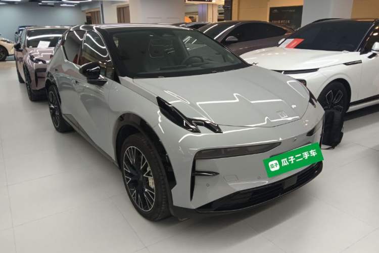 Used Zeekr X 2025 5-Seater Four-Wheel Drive Sport Version Front Right 45 Deg