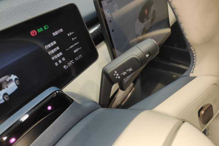 Used Zeekr X 2025 Four-Seater Rear-Drive Cube Version Gear Lever