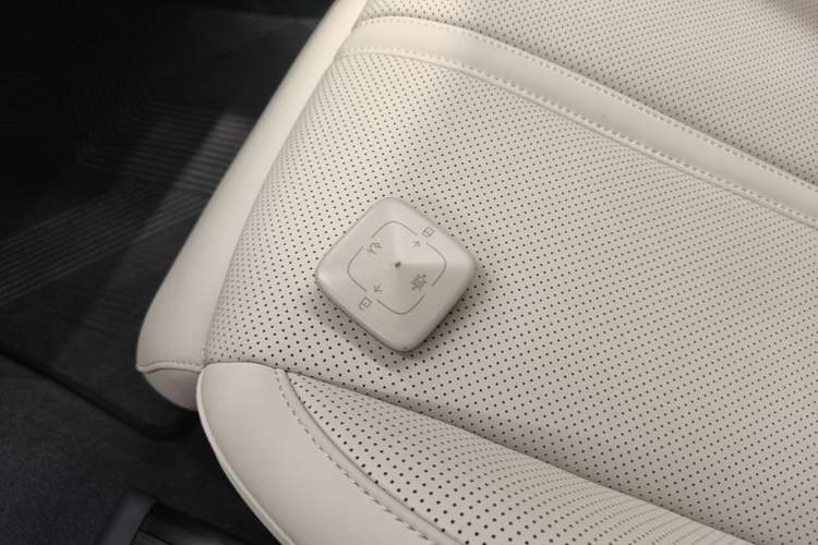 Used Zeekr X 2025 Four-Seater Rear-Drive Cube Version Interior 1