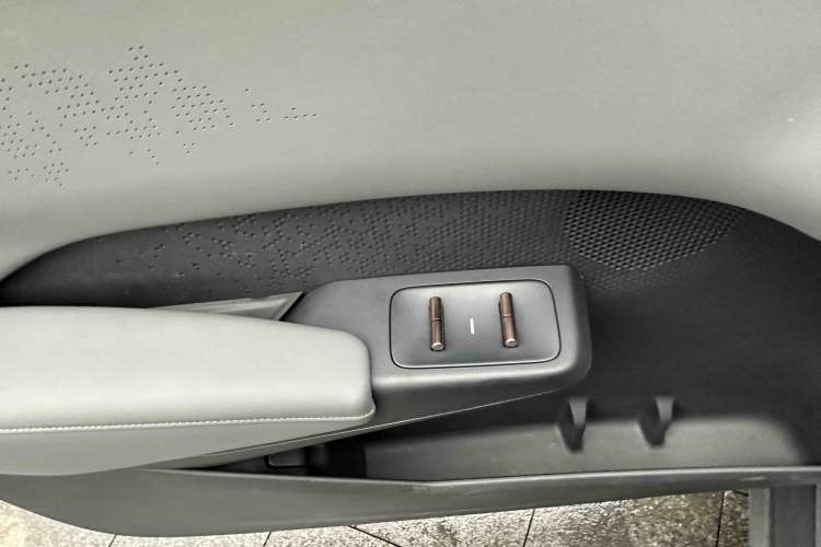Used Zeekr X 2025 5-Seater Four-Wheel Drive Sport Version Interior 13