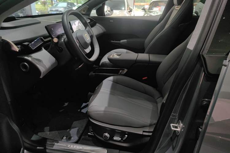Used Zeekr X 2025 5-Seater Rear-Drive Version Left Front Seat