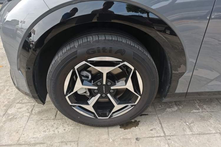 Used Zeekr X 2025 5-Seater Rear-Drive Version Left Front Wheel Hub
