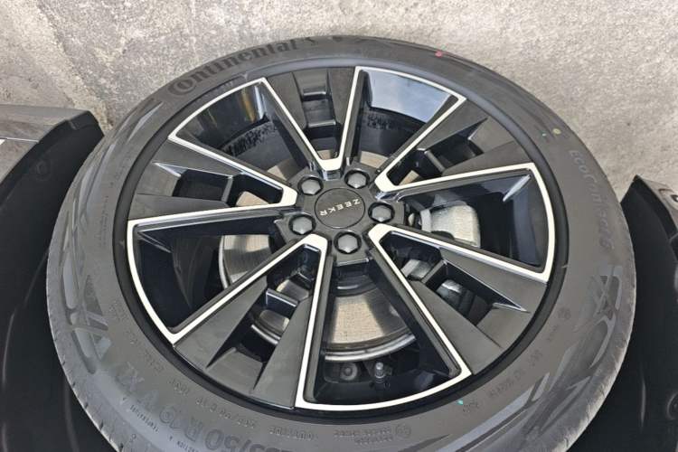Used Zeekr X 2025 Four-Seater Rear-Drive Cube Version Left Front Wheel Hub