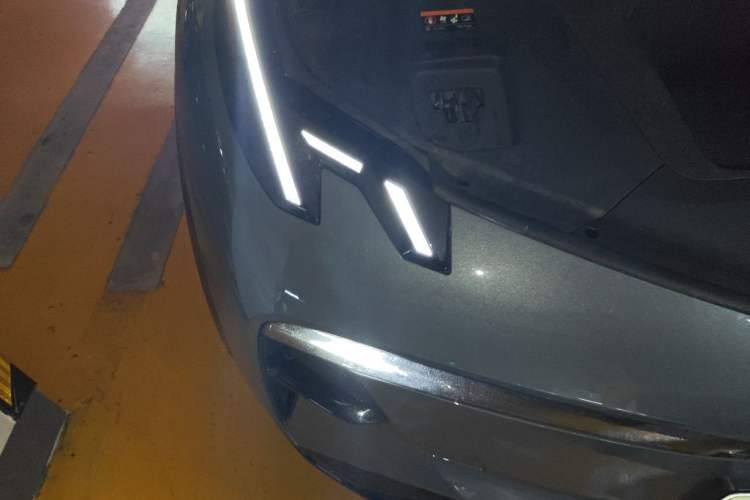 Used Zeekr X 2025 5-Seater Rear-Drive Version Right Front Headlight