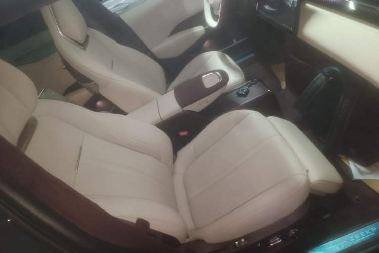 Used Zeekr X 2025 Four-Seater Rear-Drive Cube Version Right Front Seat
