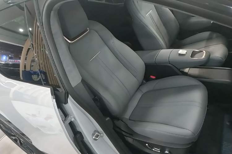 Used Zeekr X 2025 5-Seater Long-Range Version Right Front Seat