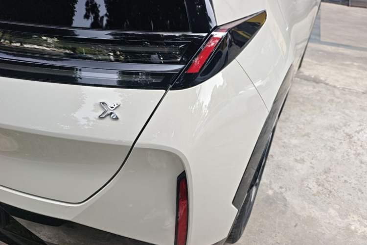 Used Zeekr X 2025 Four-Seater Rear-Drive Cube Version Right Rear Taillight
