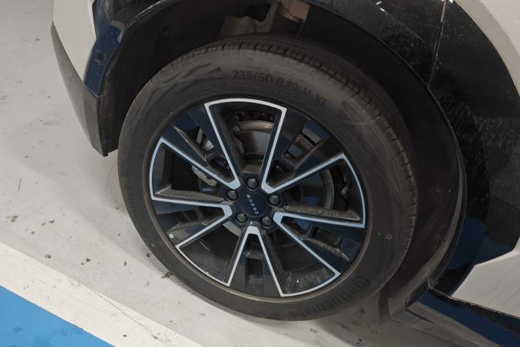 Used Zeekr X 2025 Four-Seater Rear-Drive Cube Version Right Rear Wheel Hub