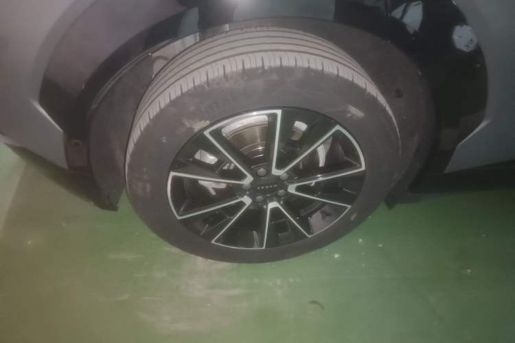 Used Zeekr X 2025 Four-Seater Rear-Drive Cube Version Right Rear Wheel Hub