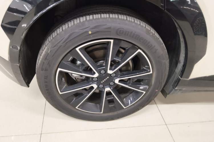 Used Zeekr X 2025 Four-Seater Rear-Drive Cube Version Right Rear Wheel Hub