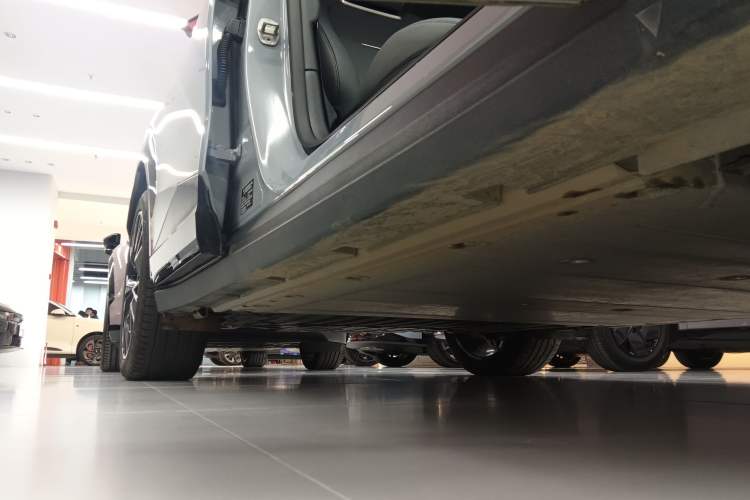 Used Zeekr X 2025 5-Seater Four-Wheel Drive Sport Version Right Side Sill