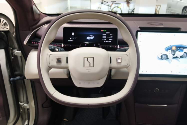 Used Zeekr X 2025 Four-Seater Rear-Drive Cube Version Steering Wheel