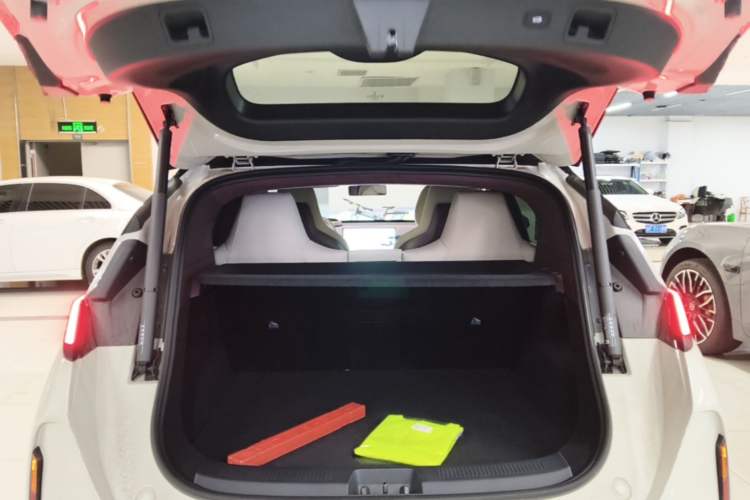 Used Zeekr X 2025 Four-Seater Rear-Drive Cube Version Trunk