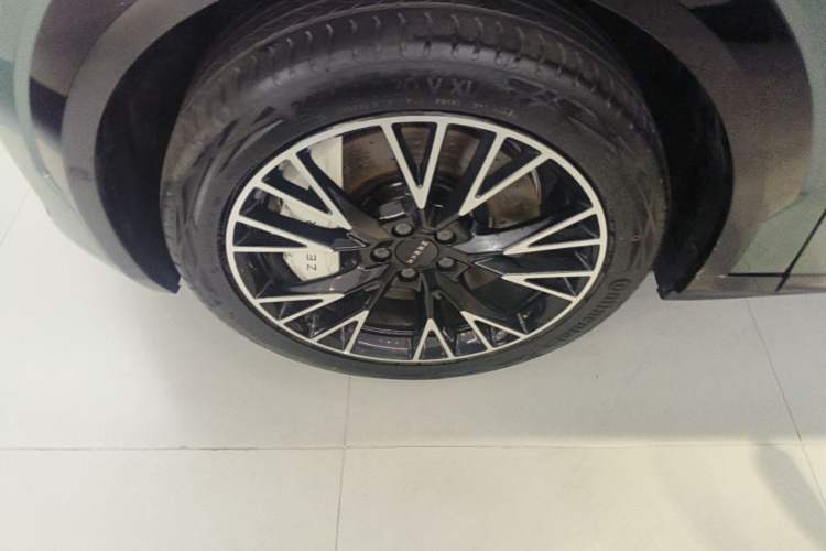 Used Zeekr X 2025 5-Seater Four-Wheel Drive Sport Version Left Front Wheel Hub