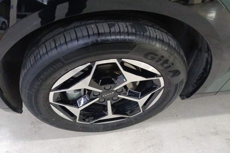 Used Zeekr X 2025 5-Seater Rear-Drive Version Left Front Wheel Hub