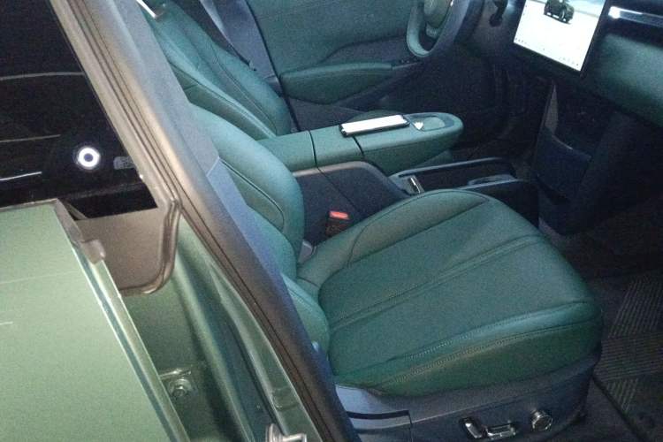 Used Zeekr X 2025 5-Seater Rear-Drive Version Right Front Seat