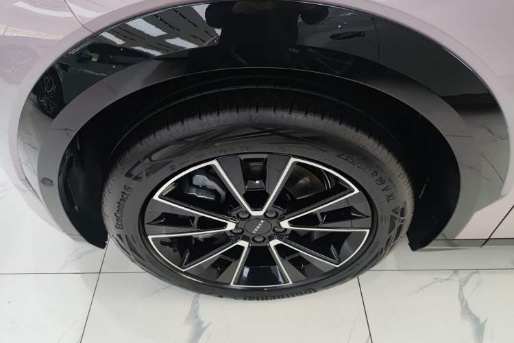 Used Zeekr X 2025 5-Seater Four-Wheel Drive Sport Version Left Front Wheel Hub
