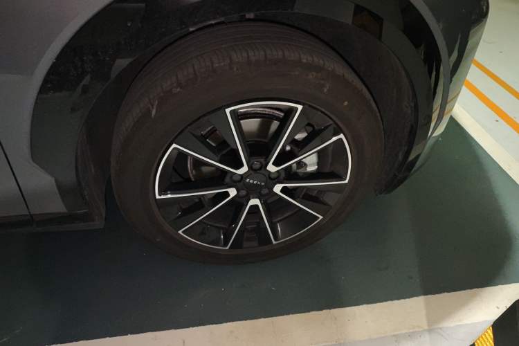 Used Zeekr X 2025 5-Seater Long-Range Version Right Front Wheel Hub