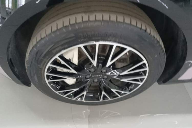 Used Zeekr X 2025 Four-Seater Rear-Drive Cube Version Left Front Wheel Hub